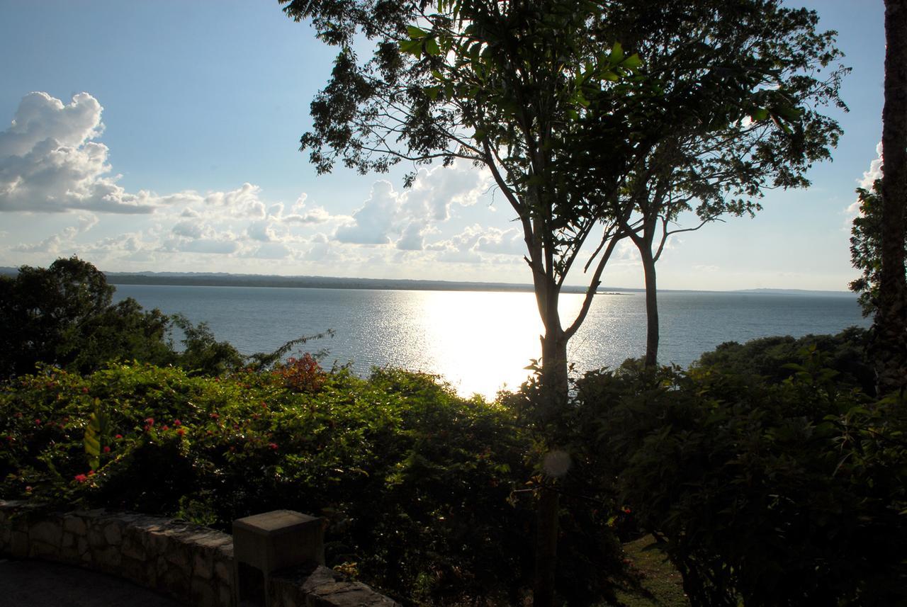 ホテル Camino Real Tikal‎ エル・レマテ エクステリア 写真